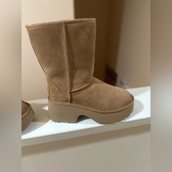 UGG® Women's Classic Short New Heights Chestnut Booties. Size 9. - Picture 9 of 10